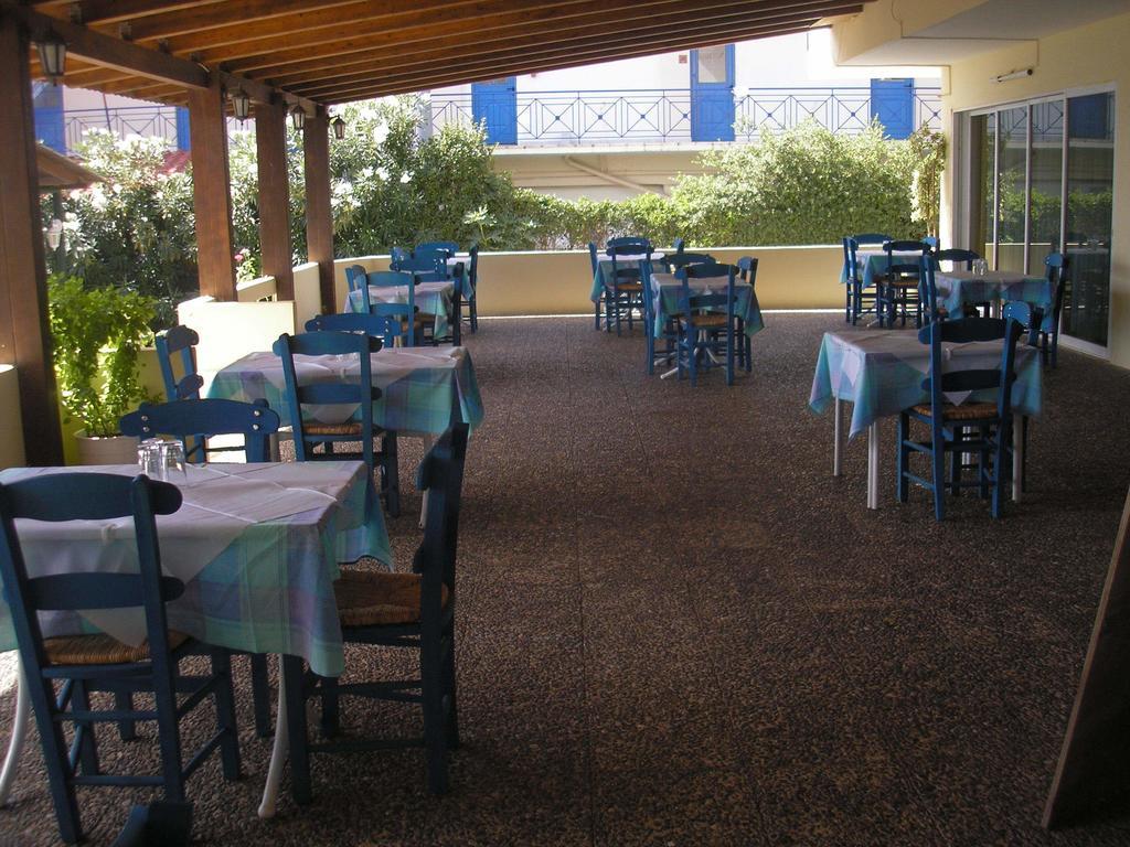 Francisco Beach Hotel Agios Andreas  エクステリア 写真