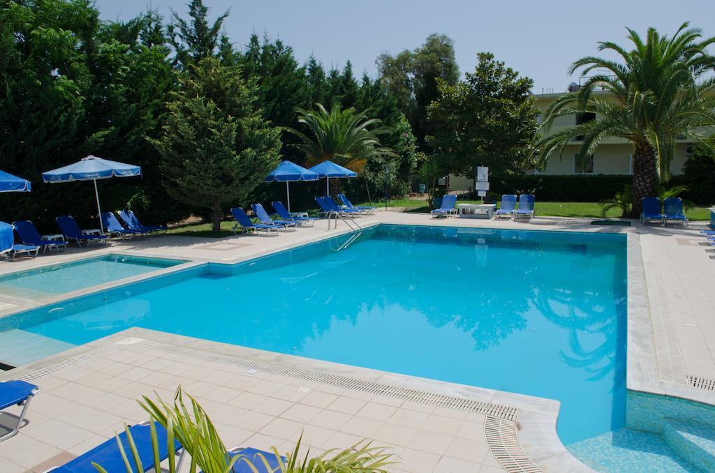 Francisco Beach Hotel Agios Andreas  エクステリア 写真