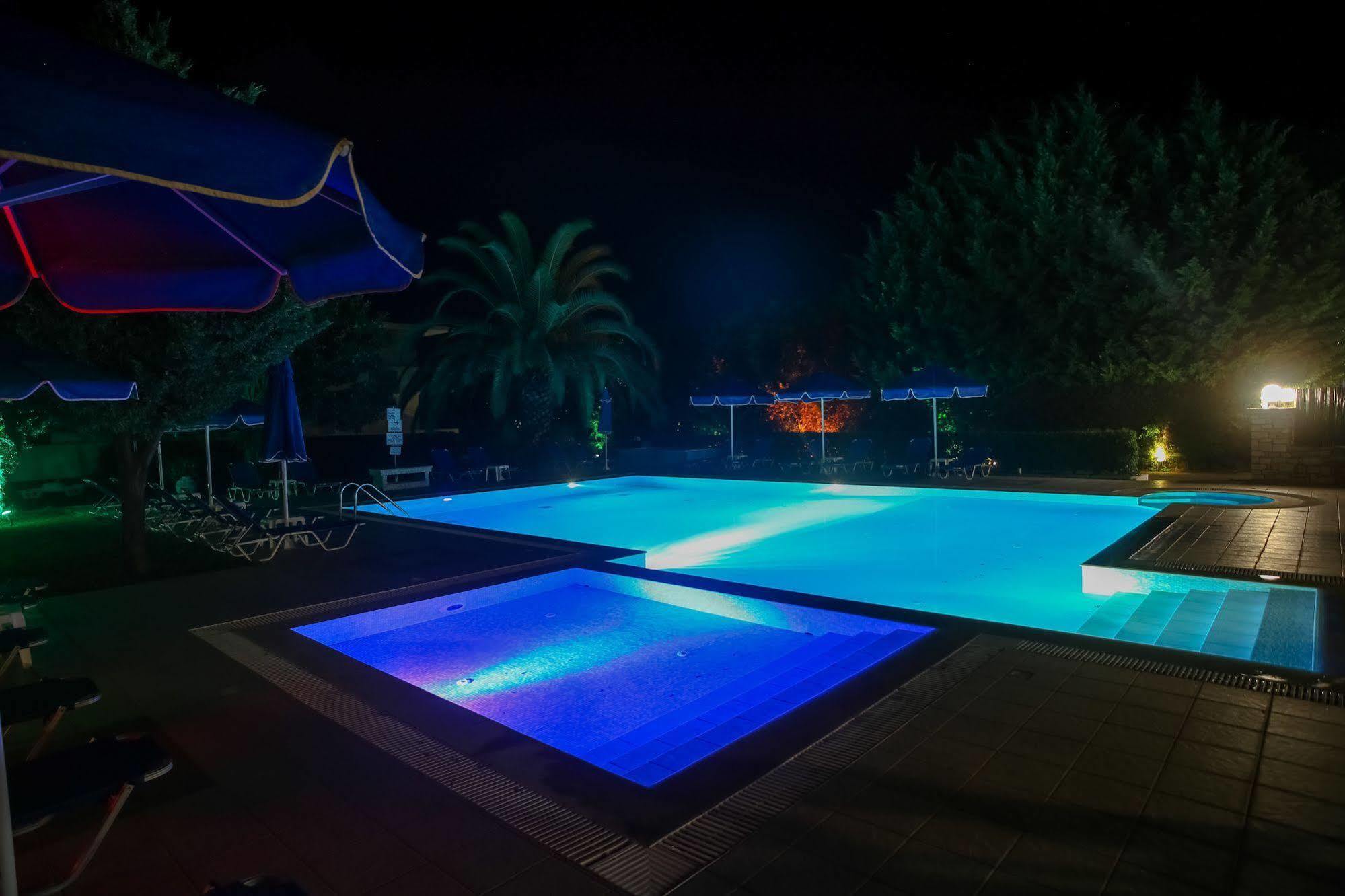 Francisco Beach Hotel Agios Andreas  エクステリア 写真